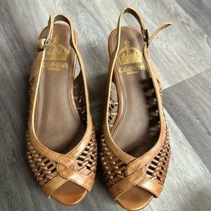 Crown Vintage Women’s 7.5 Platfoej Sandals